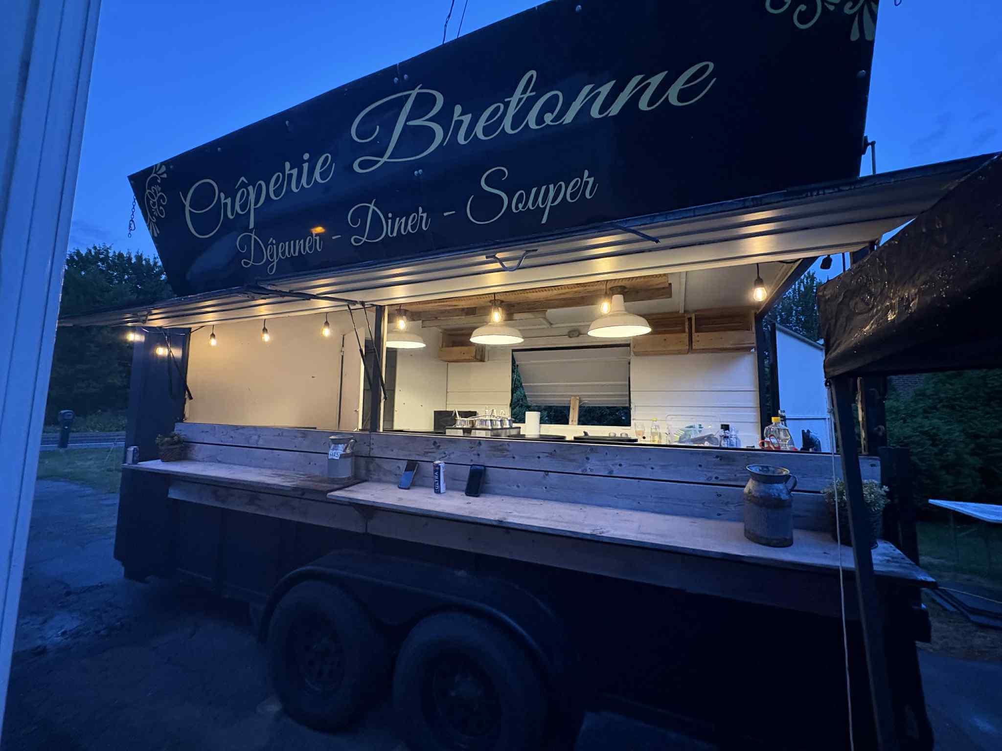 Le foodtruck de l'entreprise Le Cycle, qui propose des crêpes bretonnes faites avec des produits locaux.